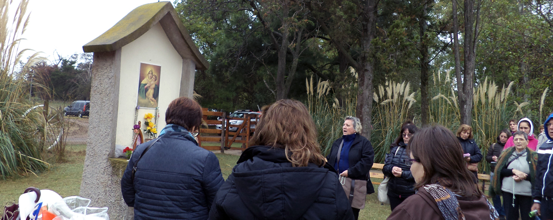 Ermita de fiesta en la Colonia San José